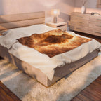 Lion of Light Velveteen Plush Blanket — Golden Majestic Lion Throw for Bedroom & Gifts